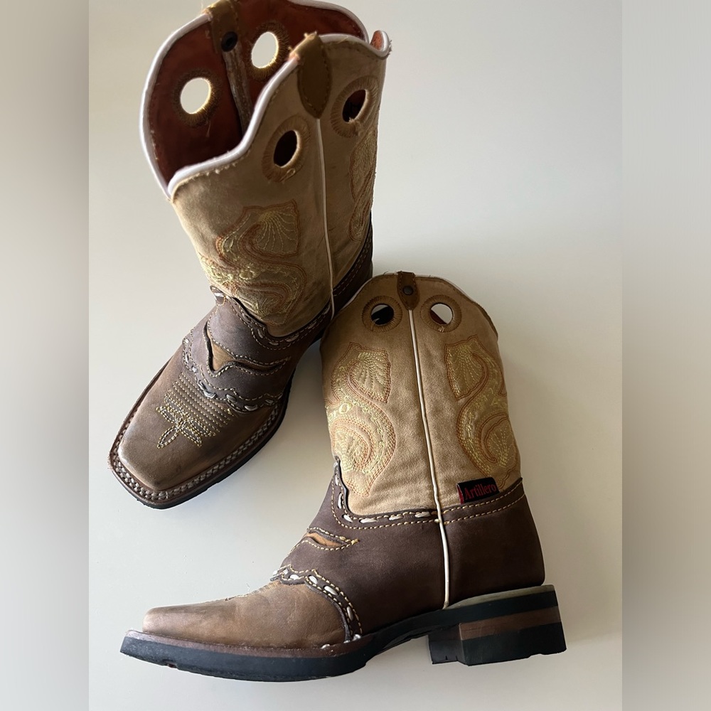 Boys Brown and Tan Artillero Boots (13 kids)